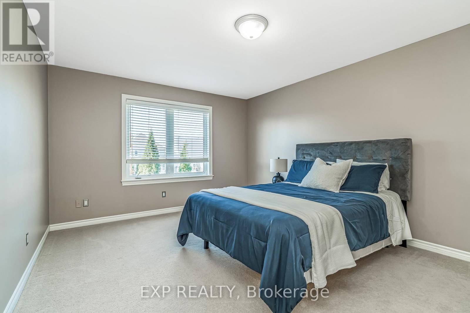 












327 DUNLIN RIDGE

,
Ottawa,




Ontario
K2J0E3

