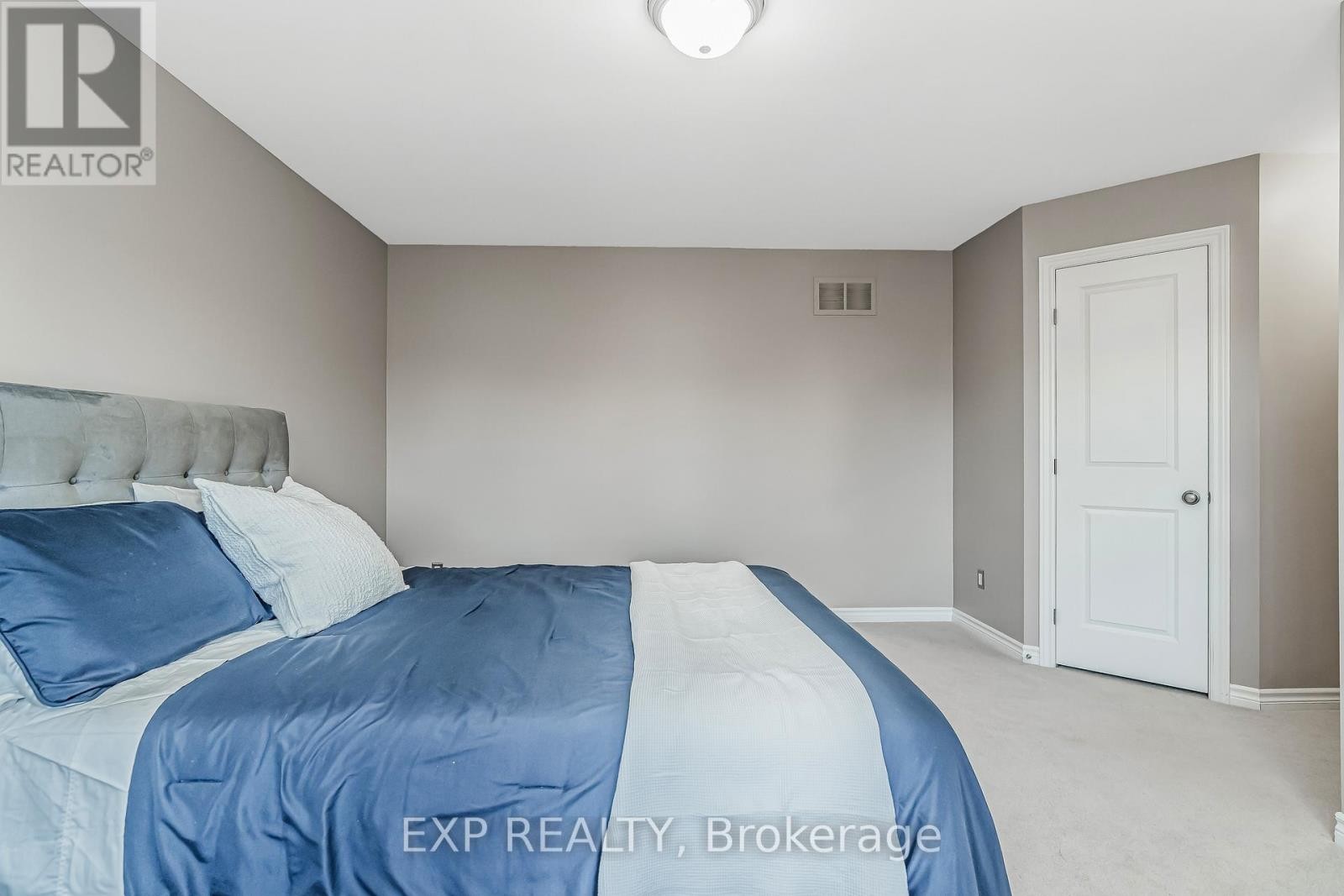 












327 DUNLIN RIDGE

,
Ottawa,




Ontario
K2J0E3

