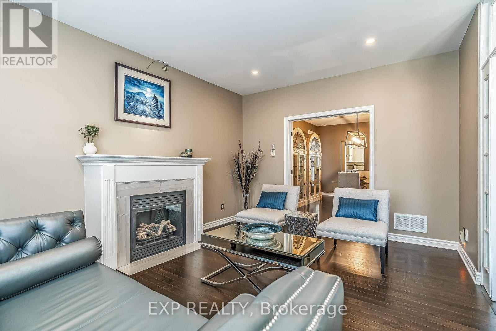 












327 DUNLIN RIDGE

,
Ottawa,




Ontario
K2J0E3

