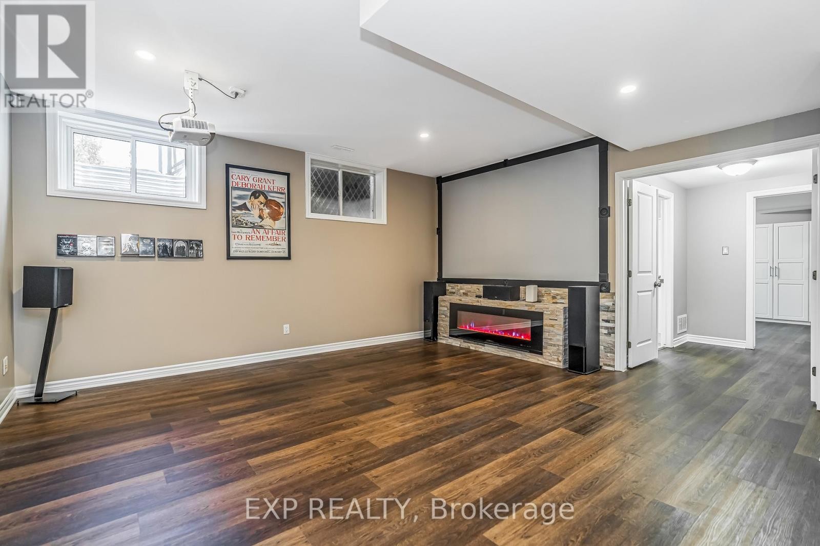 












327 DUNLIN RIDGE

,
Ottawa,




Ontario
K2J0E3

