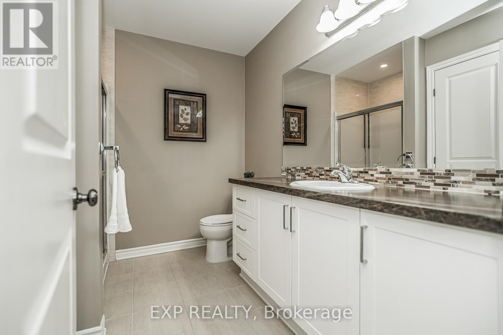 












327 DUNLIN RIDGE

,
Ottawa,




Ontario
K2J0E3

