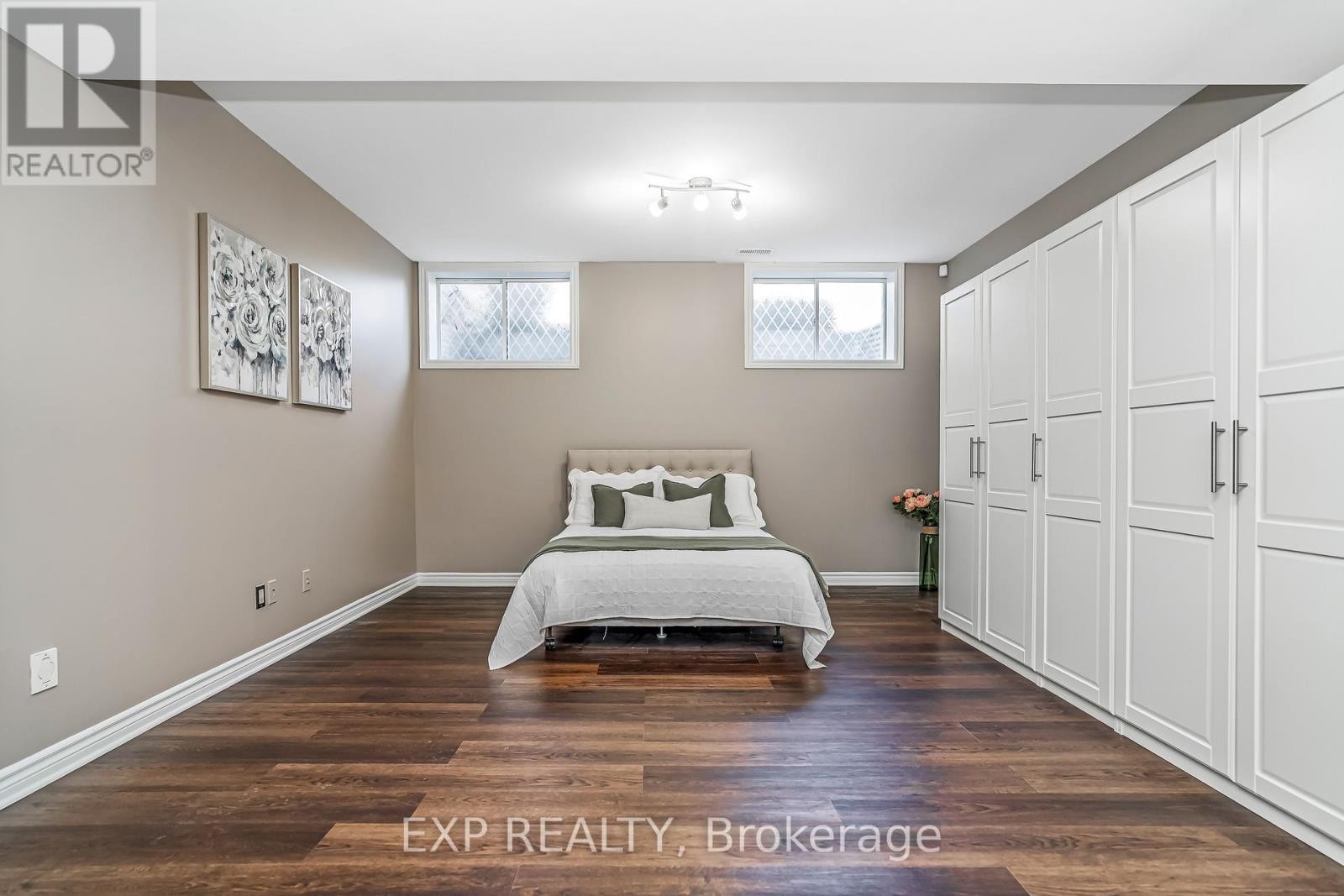 












327 DUNLIN RIDGE

,
Ottawa,




Ontario
K2J0E3

