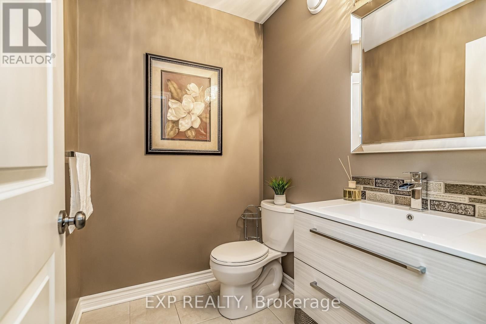 












327 DUNLIN RIDGE

,
Ottawa,




Ontario
K2J0E3

