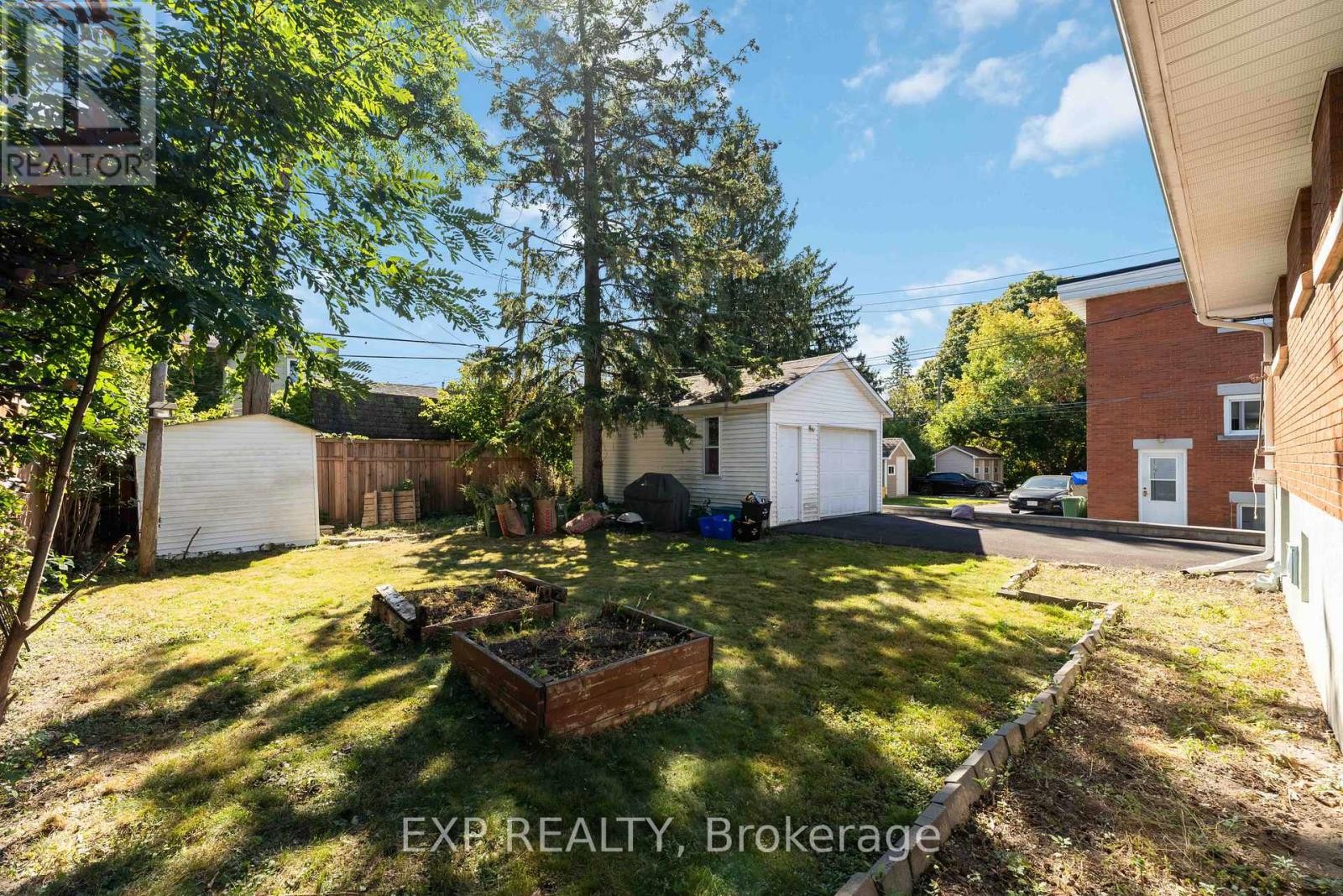 












506 VERNON AVENUE

,
Ottawa,




Ontario
K1K1A6

