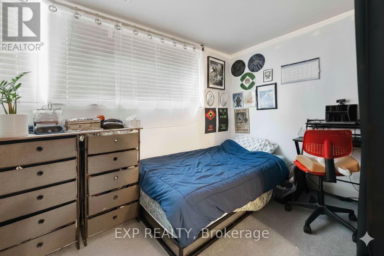 












506 VERNON AVENUE

,
Ottawa,




Ontario
K1K1A6

