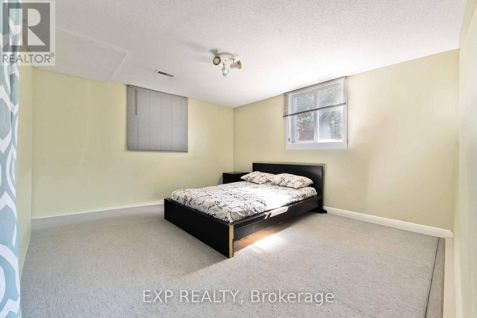 












506 VERNON AVENUE N

,
Ottawa,




Ontario
K1K1A6

