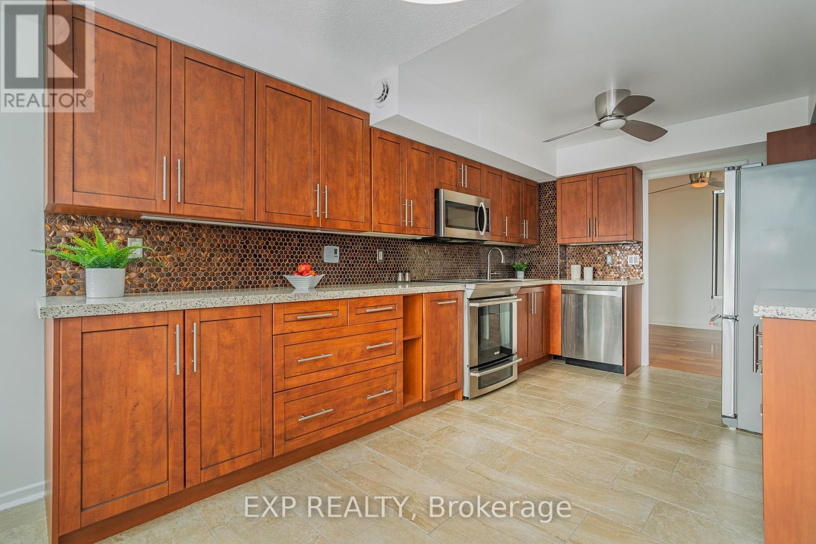 












2305 - 2305-1500 RIVERSIDE DRIVE

,
Ottawa,




Ontario
K1G4J4

