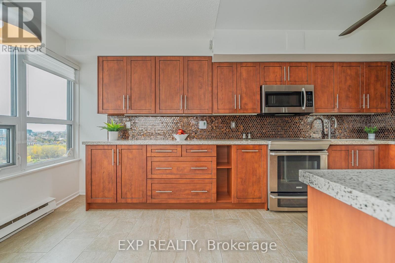 












2305 - 2305-1500 RIVERSIDE DRIVE

,
Ottawa,




Ontario
K1G4J4

