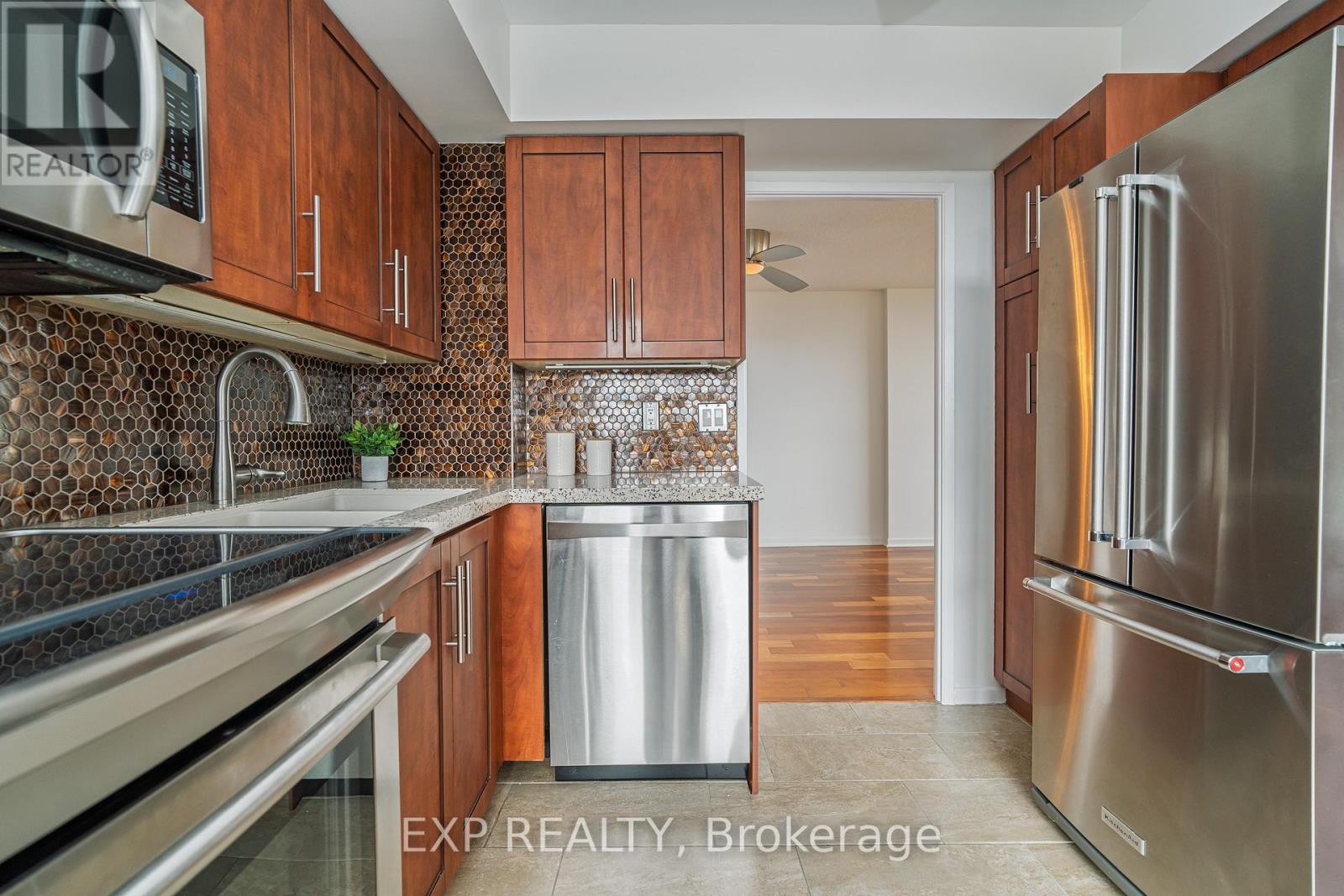 












2305 - 2305-1500 RIVERSIDE DRIVE

,
Ottawa,




Ontario
K1G4J4

