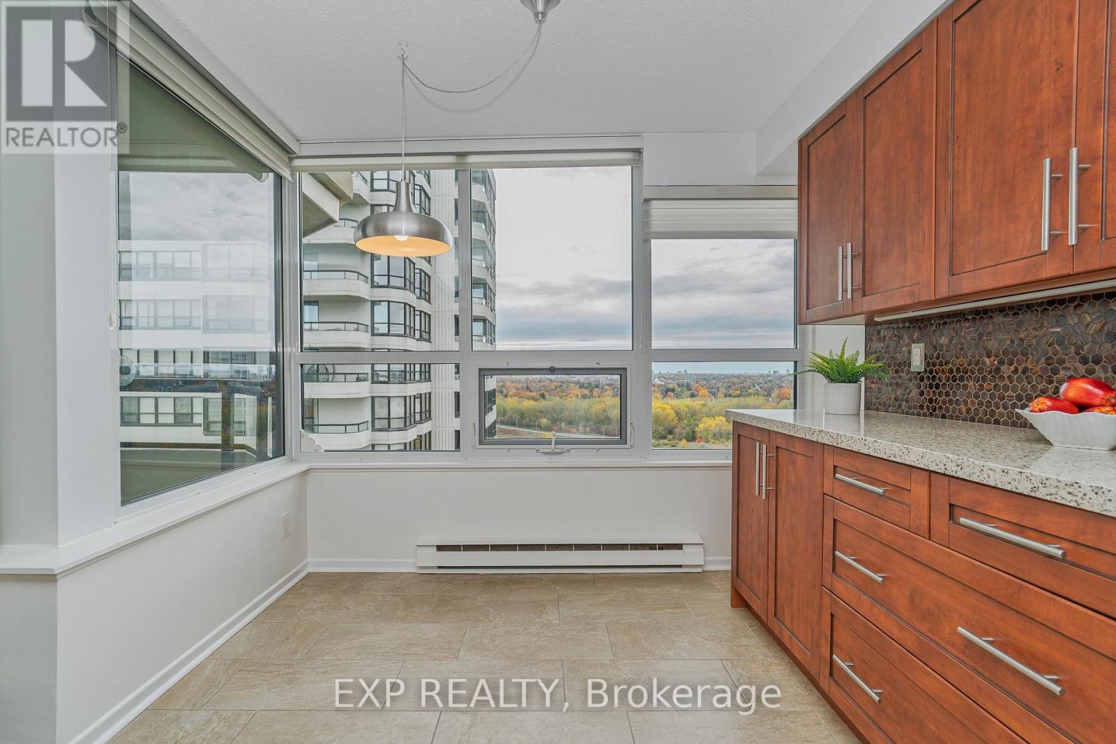 












2305 - 2305-1500 RIVERSIDE DRIVE

,
Ottawa,




Ontario
K1G4J4

