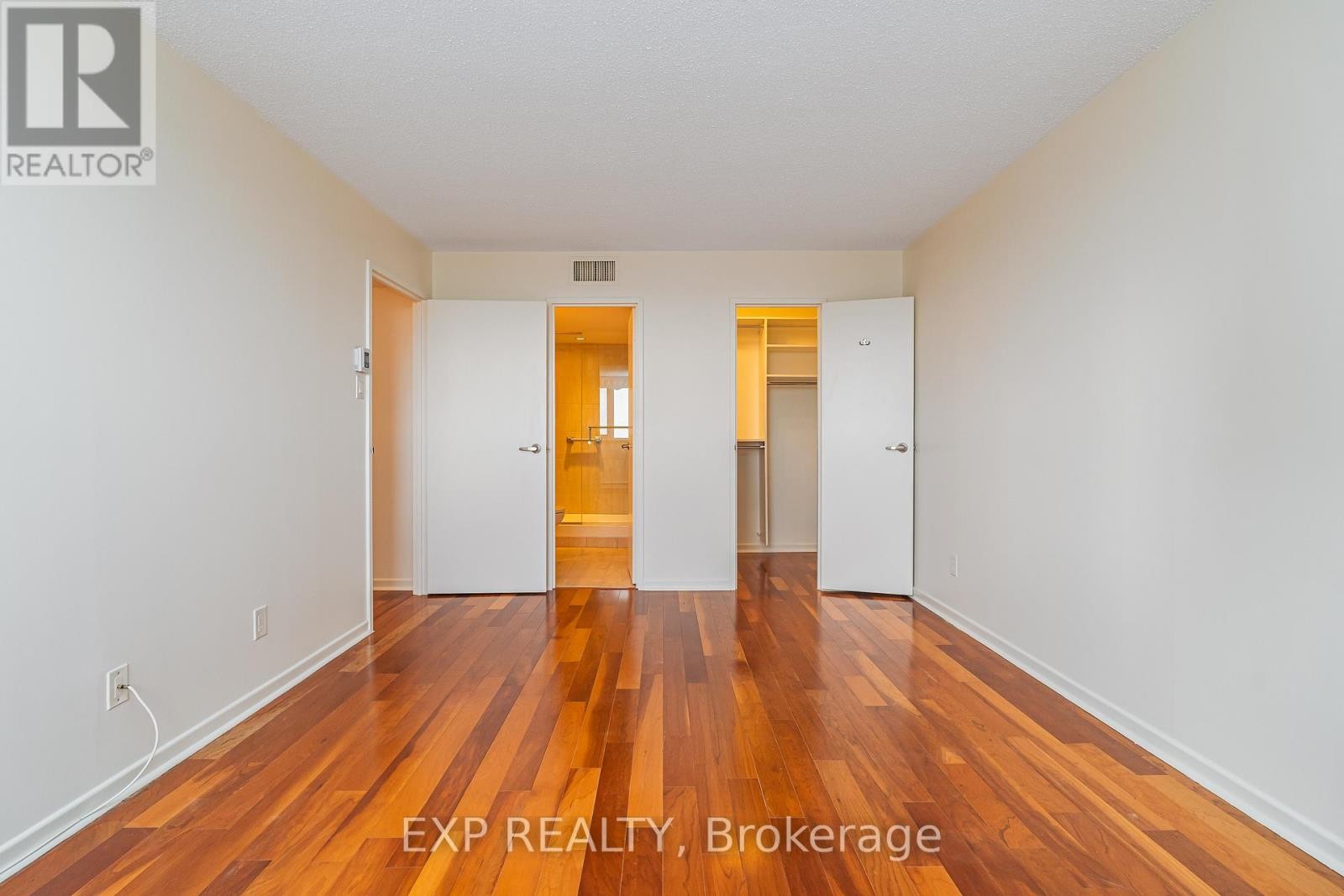 












2305 - 2305-1500 RIVERSIDE DRIVE

,
Ottawa,




Ontario
K1G4J4

