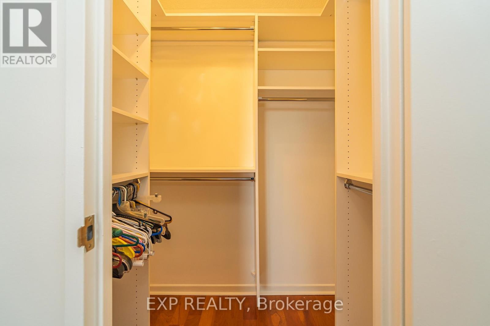 












2305 - 2305-1500 RIVERSIDE DRIVE

,
Ottawa,




Ontario
K1G4J4

