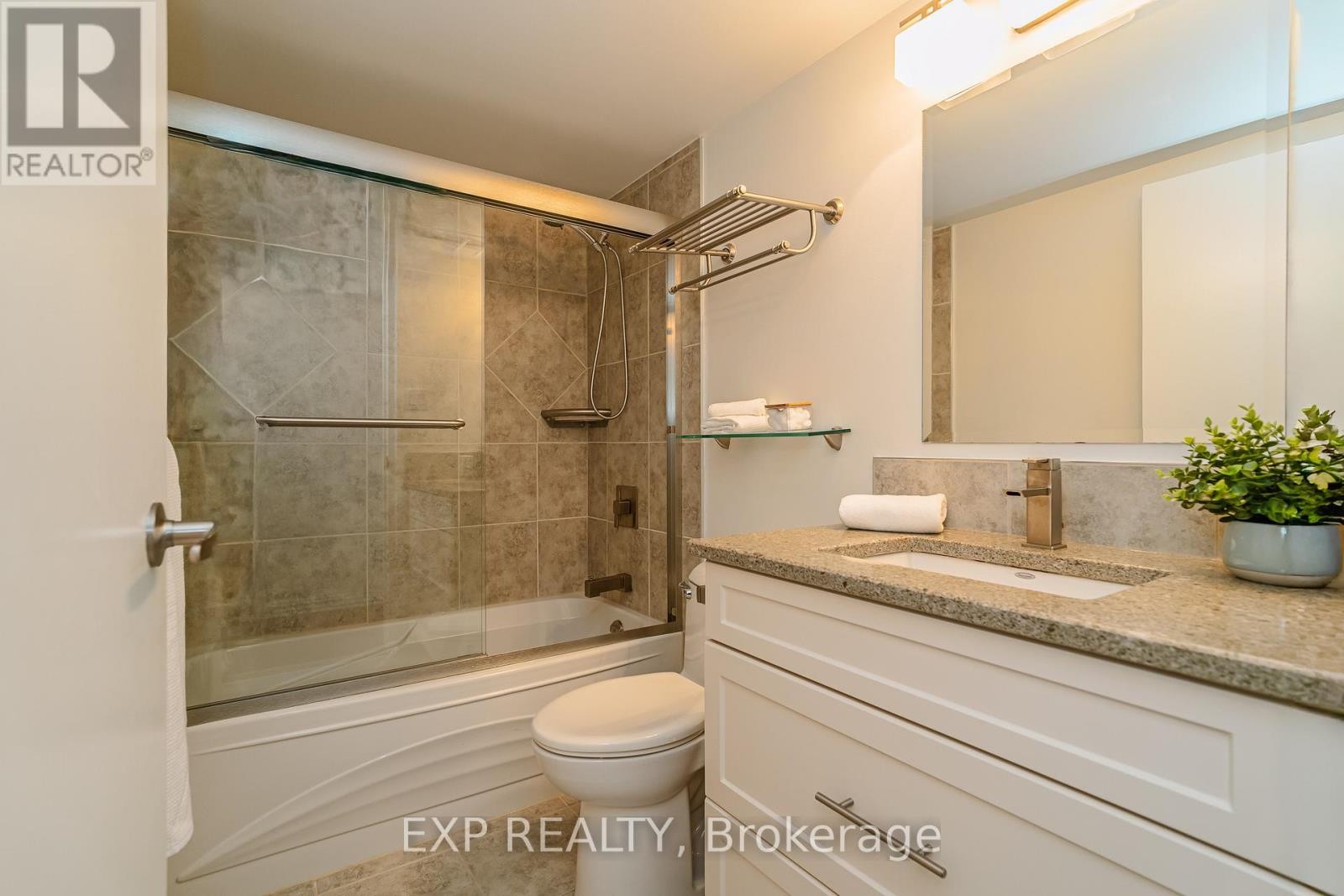 












2305 - 2305-1500 RIVERSIDE DRIVE

,
Ottawa,




Ontario
K1G4J4

