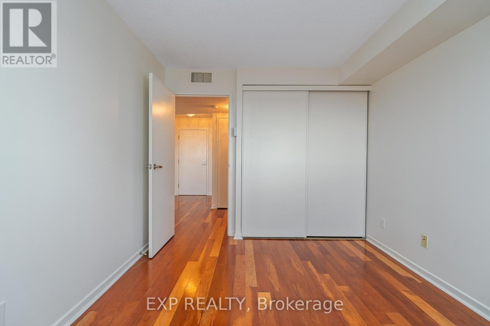 












2305 - 2305-1500 RIVERSIDE DRIVE

,
Ottawa,




Ontario
K1G4J4

