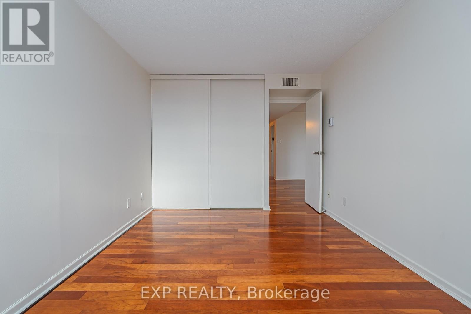 












2305 - 2305-1500 RIVERSIDE DRIVE

,
Ottawa,




Ontario
K1G4J4

