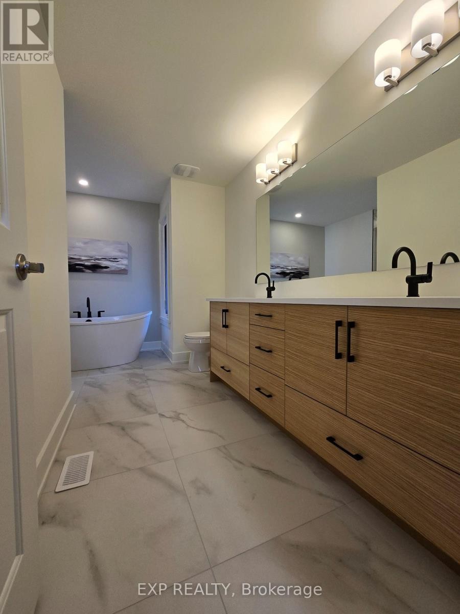 












153 CRAIG DUNCAN TERRACE

,
Ottawa,




Ontario
K2S3C5

