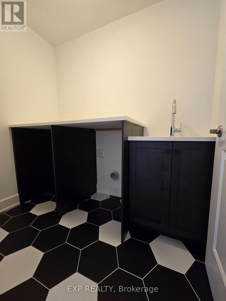 












153 CRAIG DUNCAN TERRACE

,
Ottawa,




Ontario
K2S3C5

