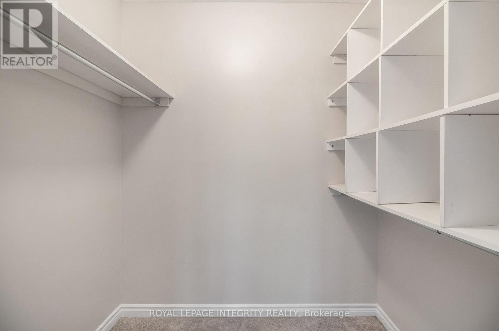 












2080 MELETTE CRESCENT

,
Ottawa,




Ontario
K4A4X2

