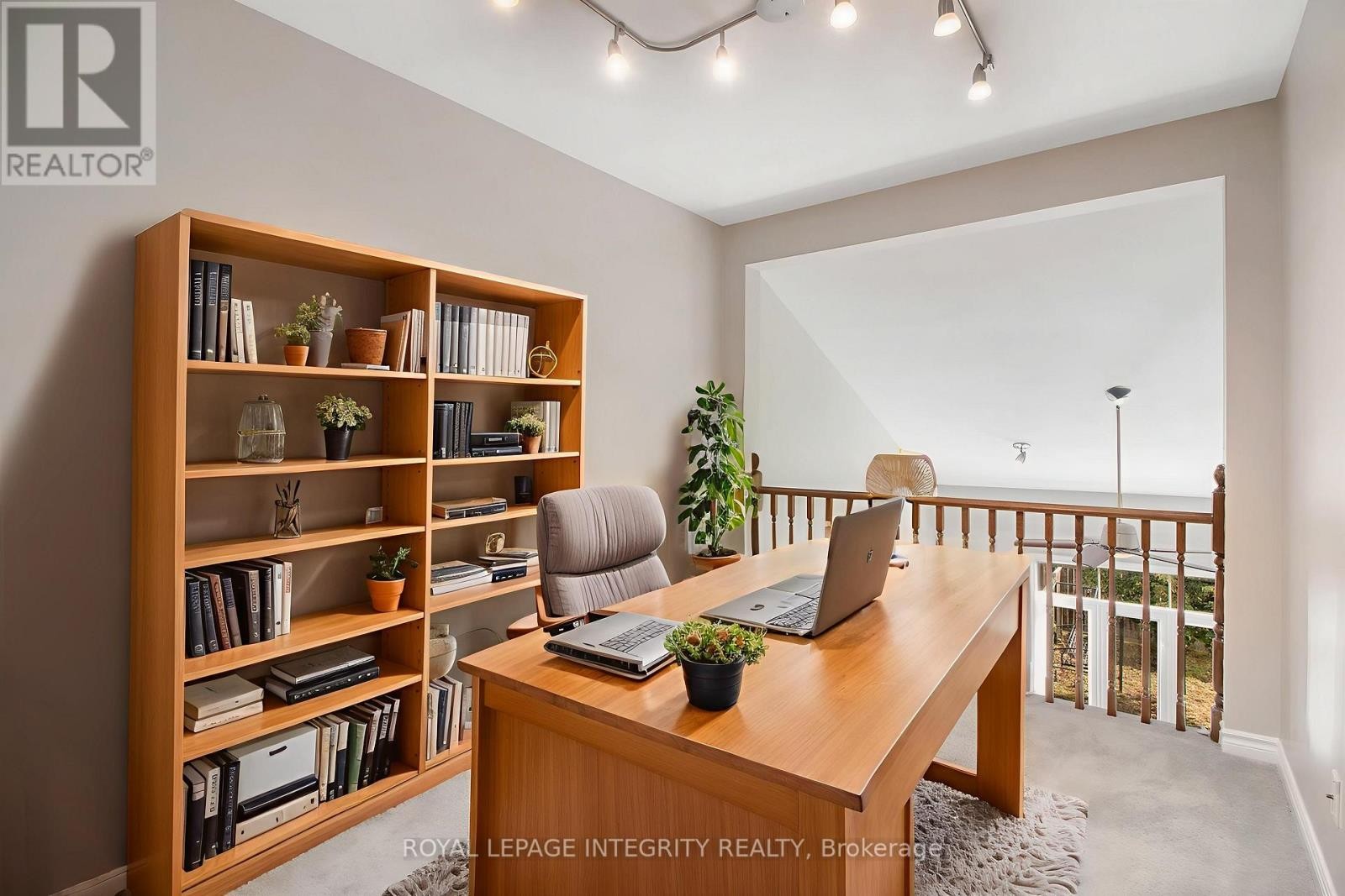 












2080 MELETTE CRESCENT

,
Ottawa,




Ontario
K4A4X2

