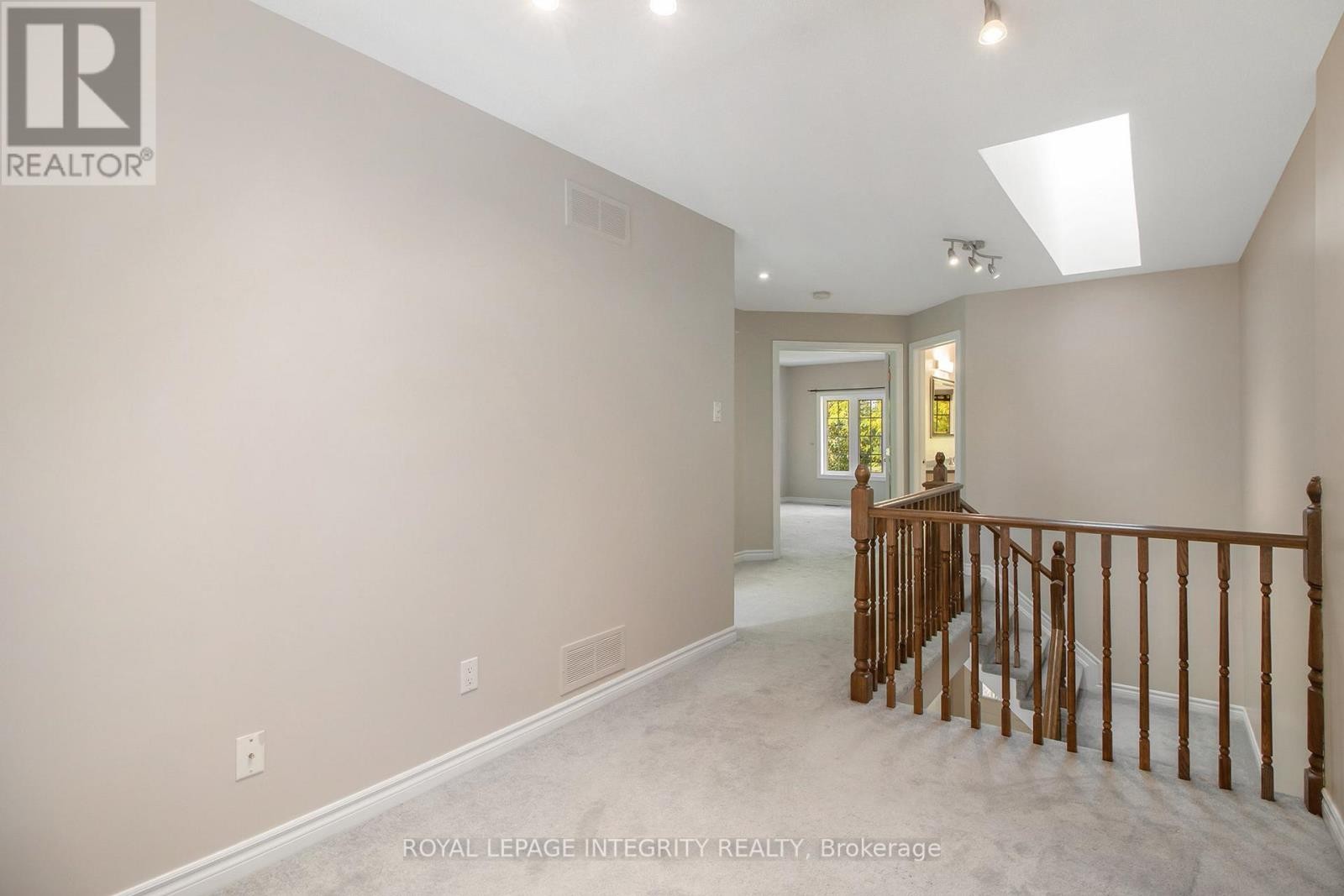 












2080 MELETTE CRESCENT

,
Ottawa,




Ontario
K4A4X2

