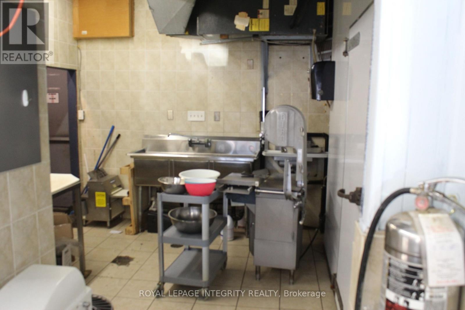 












1117 COBDEN ROAD

,
Ottawa,




Ontario
K2C2Z1

