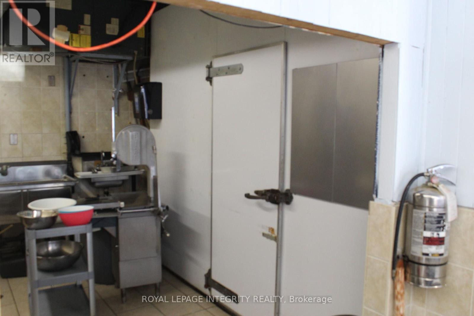 












1117 COBDEN ROAD

,
Ottawa,




Ontario
K2C2Z1

