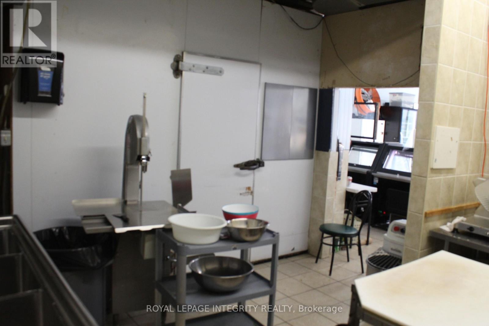 












1117 COBDEN ROAD

,
Ottawa,




Ontario
K2C2Z1

