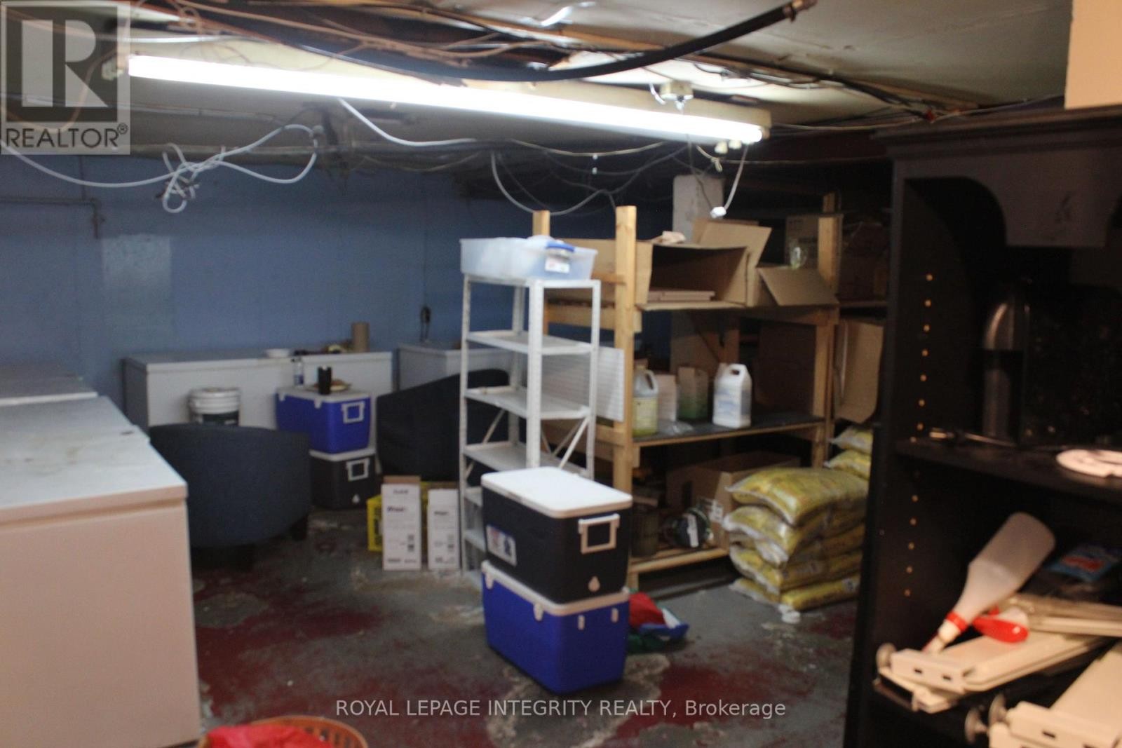 












1117 COBDEN ROAD

,
Ottawa,




Ontario
K2C2Z1

