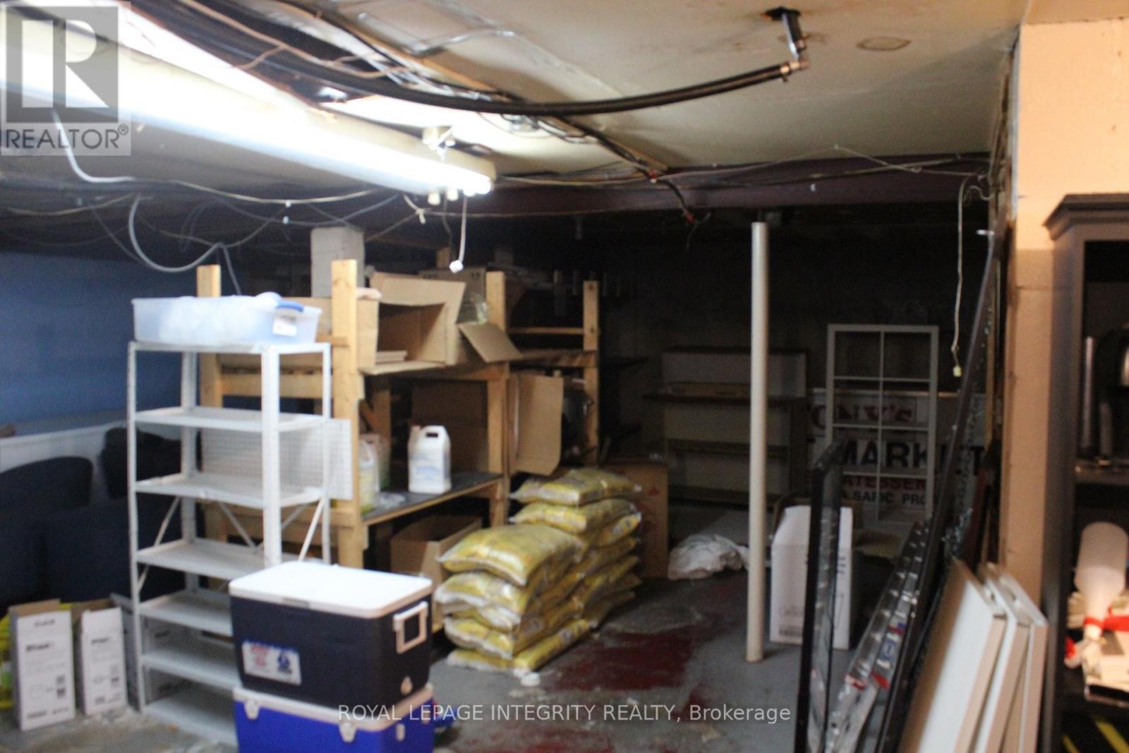 












1117 COBDEN ROAD

,
Ottawa,




Ontario
K2C2Z1

