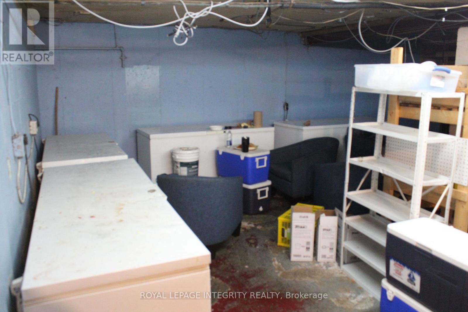 












1117 COBDEN ROAD

,
Ottawa,




Ontario
K2C2Z1

