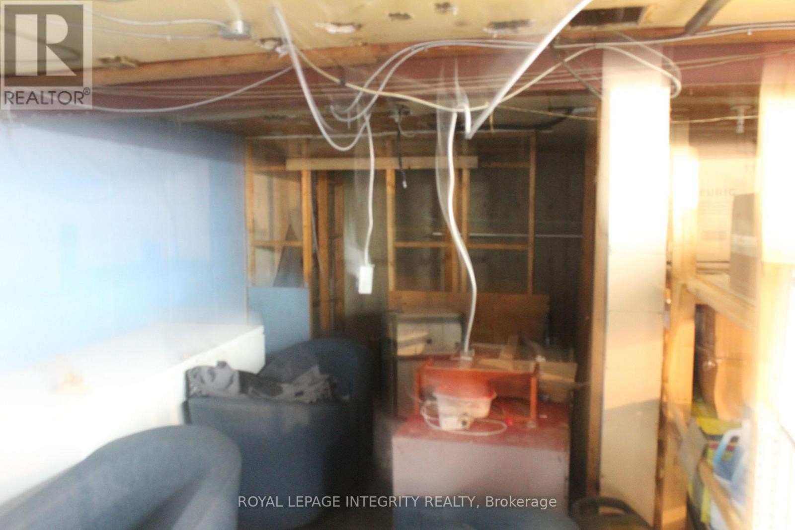 












1117 COBDEN ROAD

,
Ottawa,




Ontario
K2C2Z1

