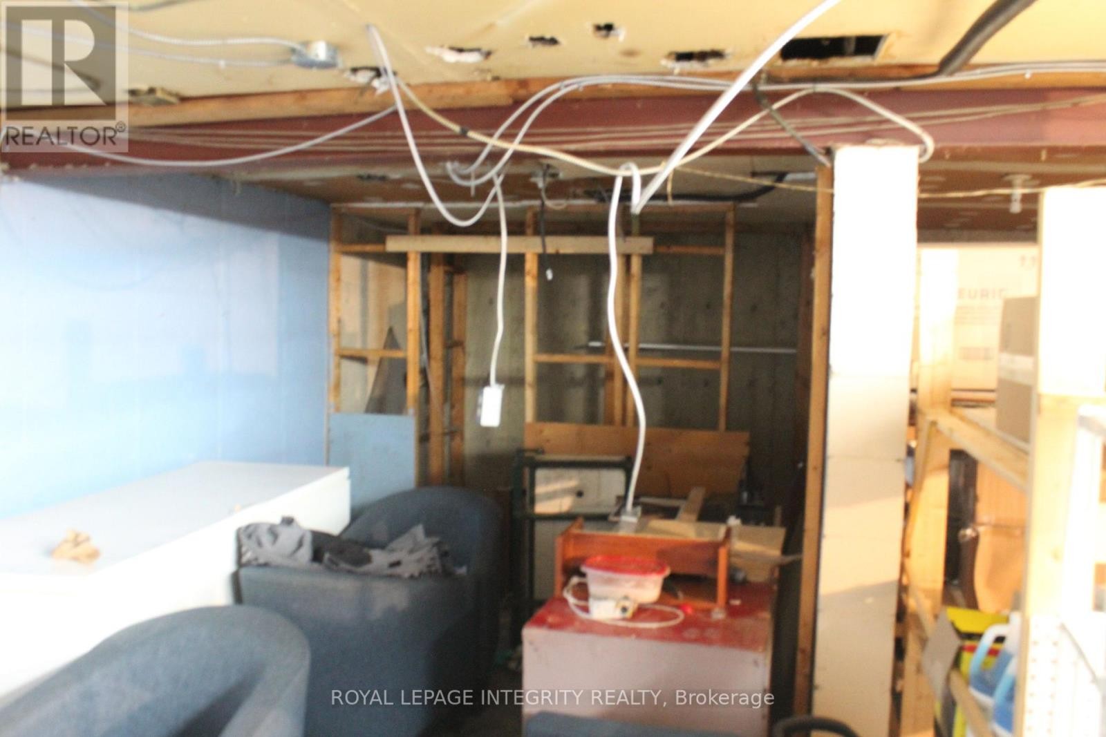 












1117 COBDEN ROAD

,
Ottawa,




Ontario
K2C2Z1

