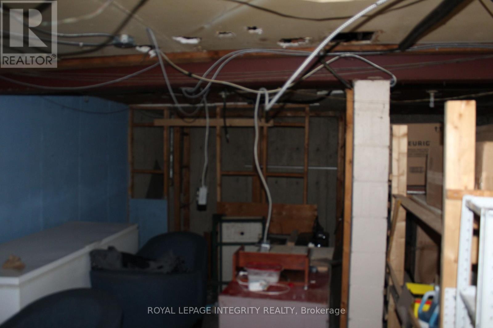 












1117 COBDEN ROAD

,
Ottawa,




Ontario
K2C2Z1

