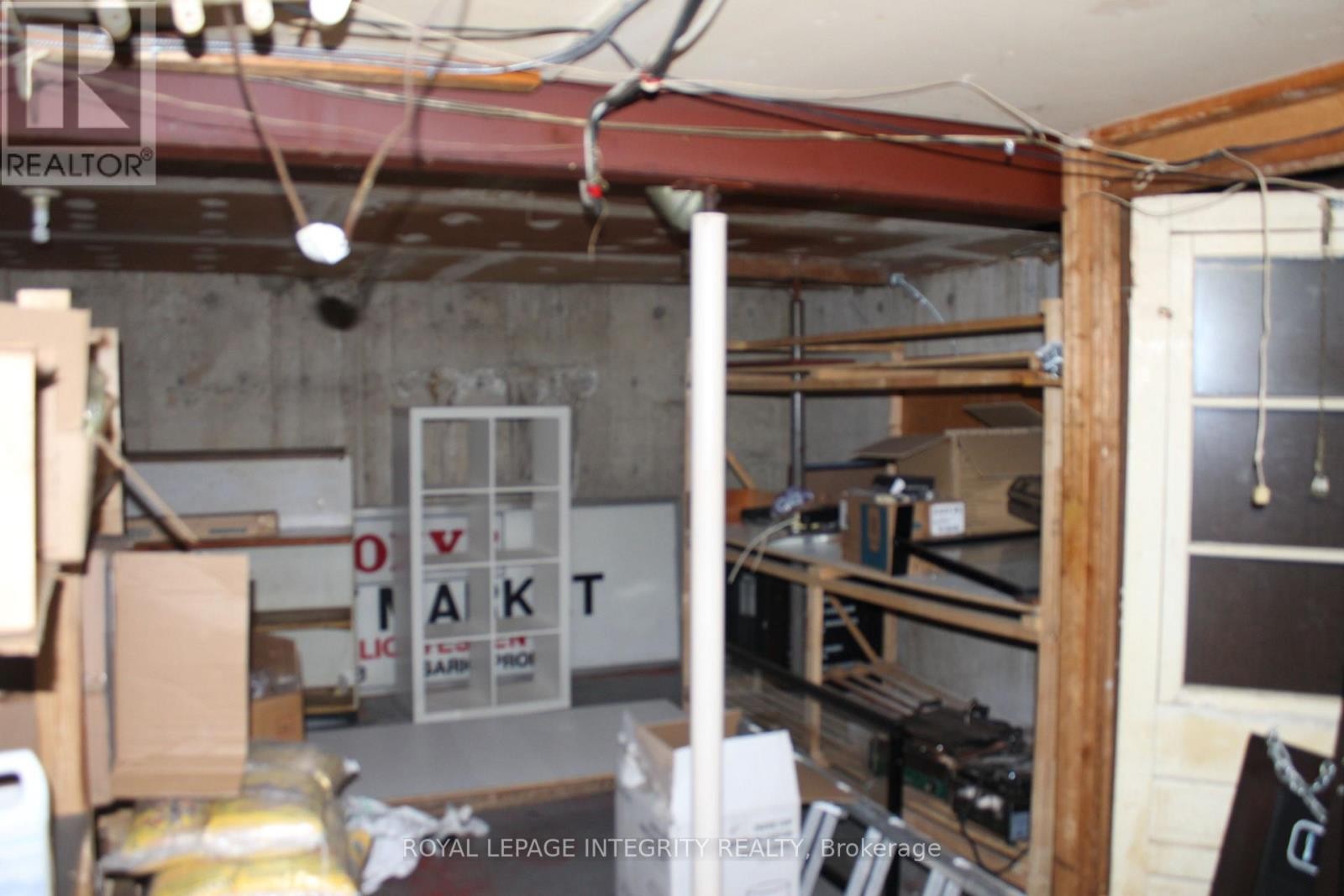 












1117 COBDEN ROAD

,
Ottawa,




Ontario
K2C2Z1

