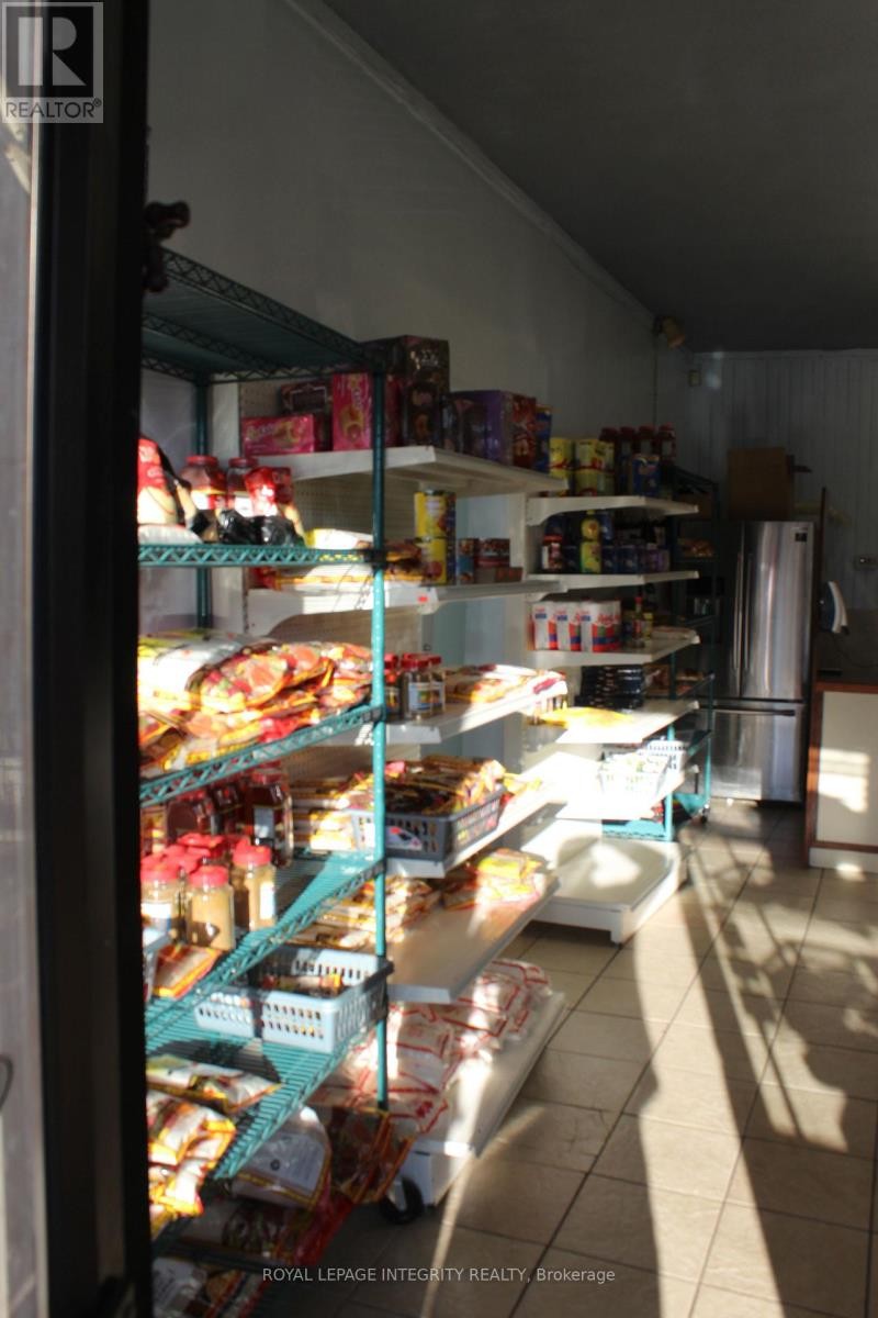 












1117 COBDEN ROAD

,
Ottawa,




Ontario
K2C2Z1

