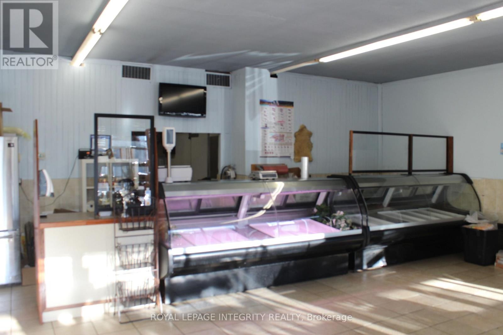 












1117 COBDEN ROAD

,
Ottawa,




Ontario
K2C2Z1

