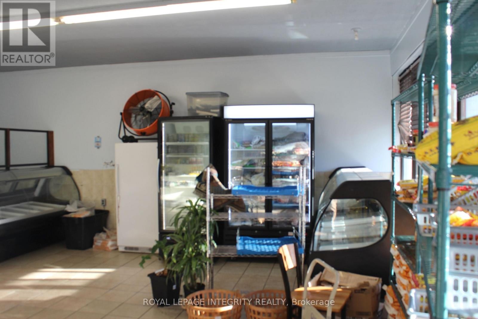 












1117 COBDEN ROAD

,
Ottawa,




Ontario
K2C2Z1

