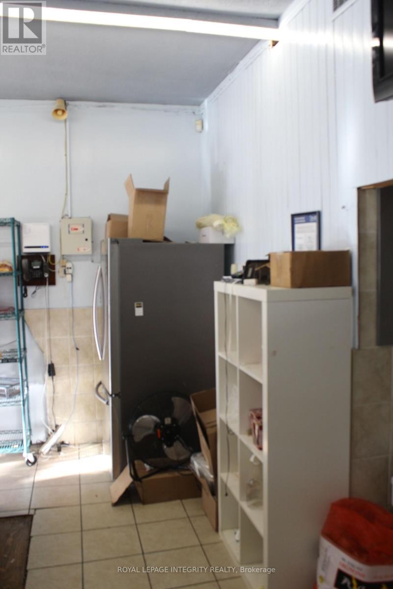 












1117 COBDEN ROAD

,
Ottawa,




Ontario
K2C2Z1

