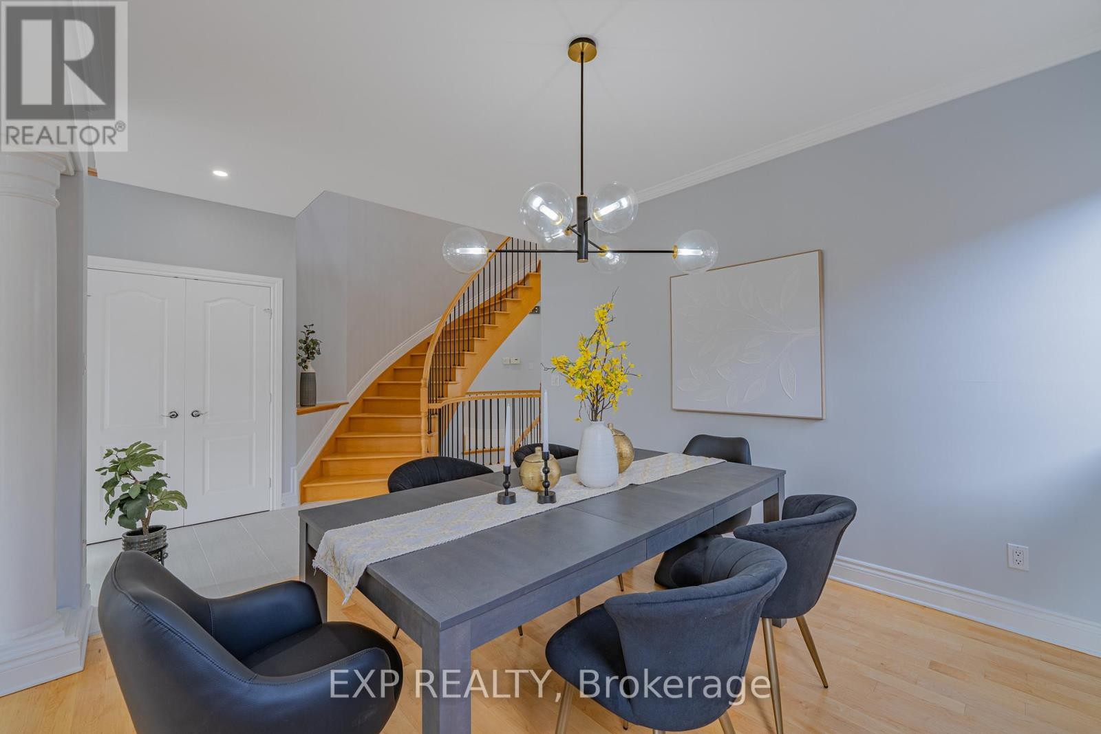 












15 WELLSMERE COURT

,
Ottawa,




Ontario
K2E8C2

