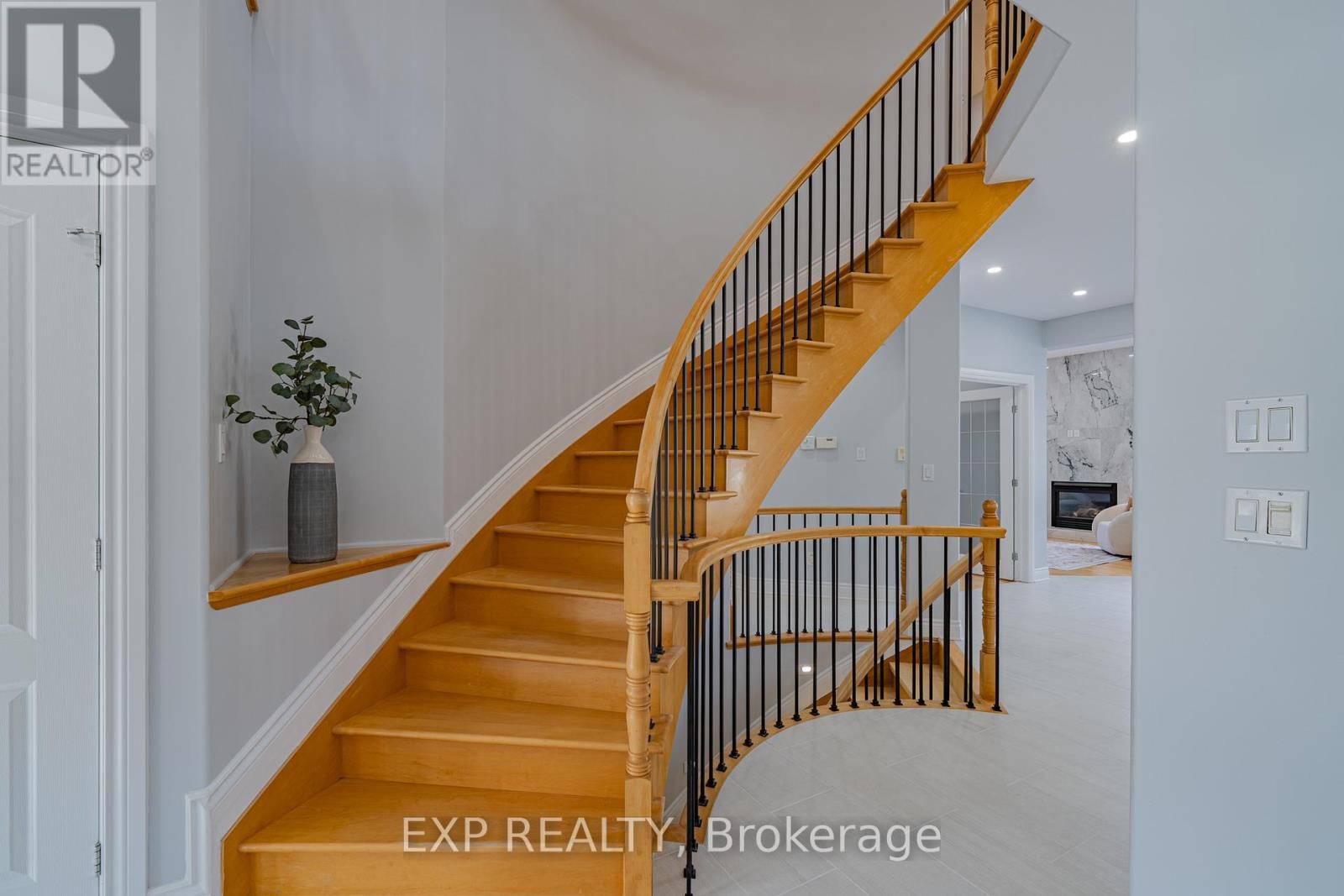 












15 WELLSMERE COURT

,
Ottawa,




Ontario
K2E8C2

