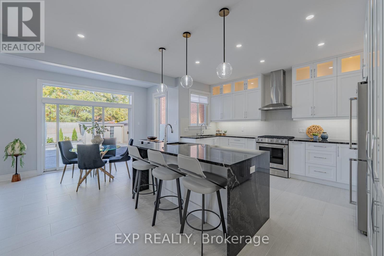 












15 WELLSMERE COURT

,
Ottawa,




Ontario
K2E8C2

