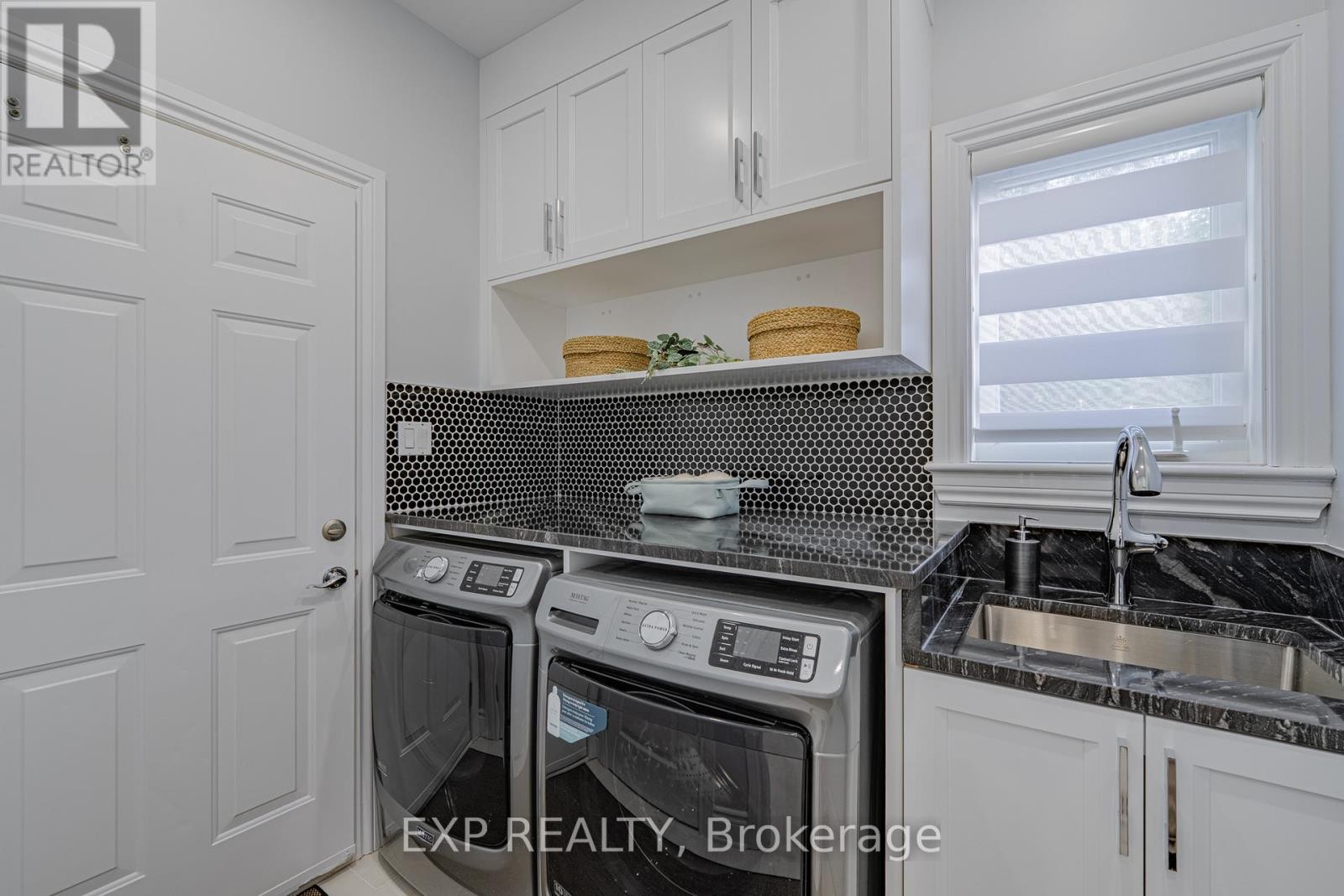 












15 WELLSMERE COURT

,
Ottawa,




Ontario
K2E8C2

