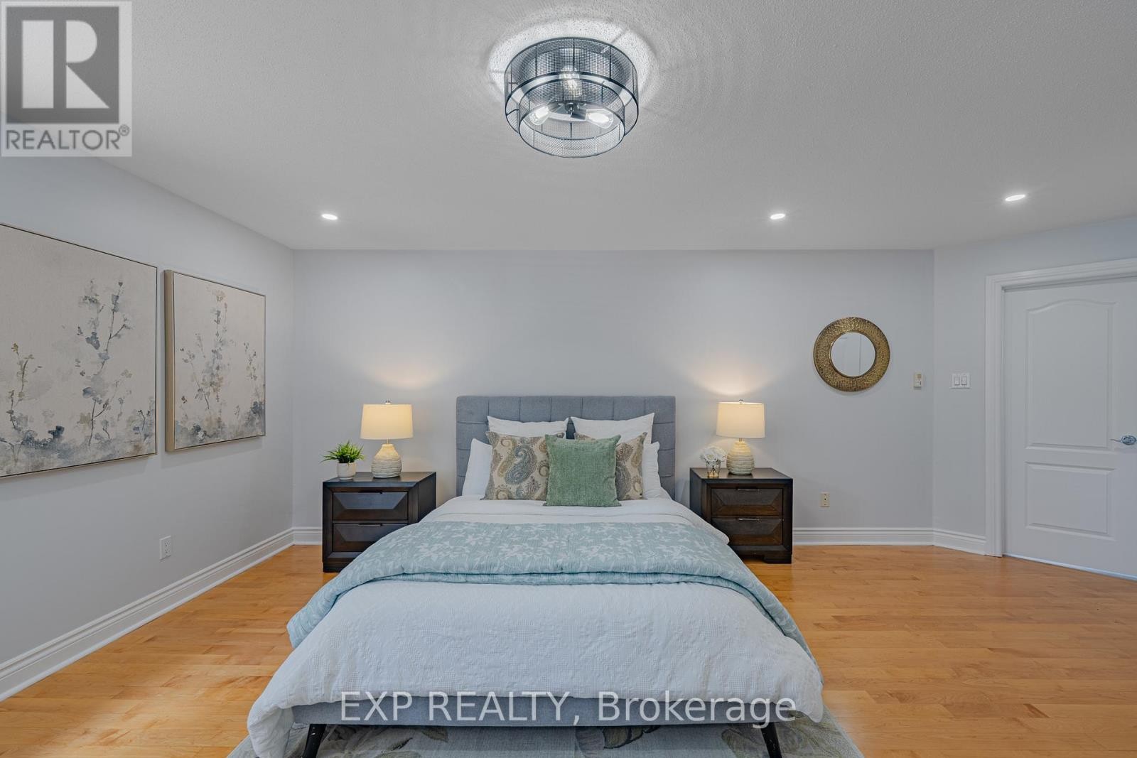 












15 WELLSMERE COURT

,
Ottawa,




Ontario
K2E8C2

