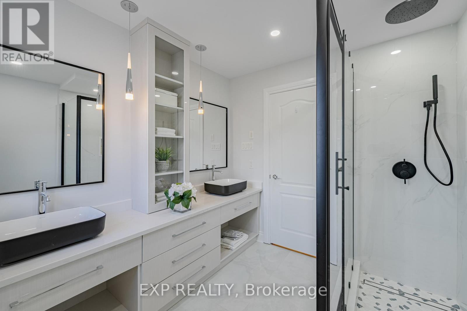 












15 WELLSMERE COURT

,
Ottawa,




Ontario
K2E8C2

