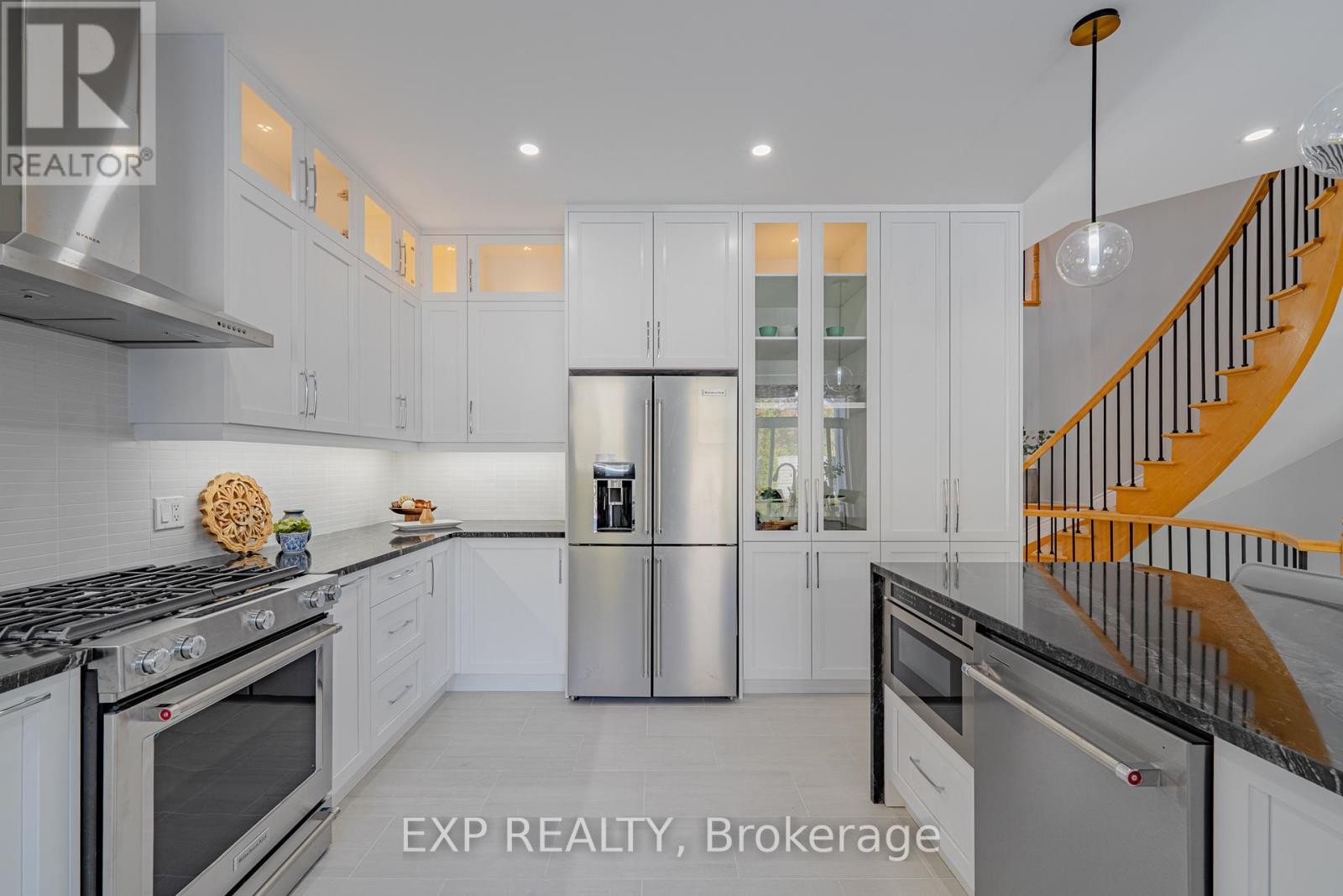 












15 WELLSMERE COURT

,
Ottawa,




Ontario
K2E8C2

