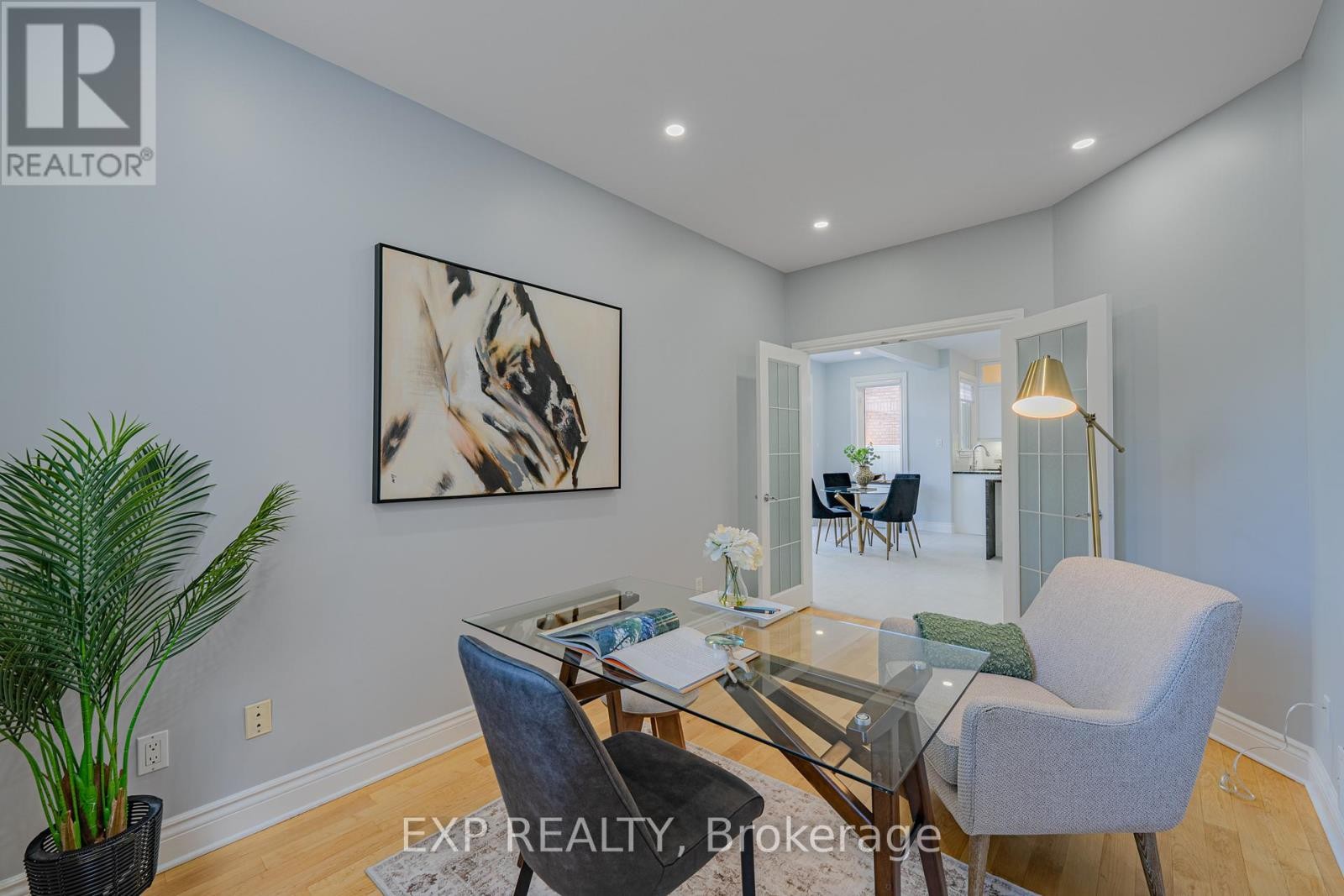 












15 WELLSMERE COURT

,
Ottawa,




Ontario
K2E8C2

