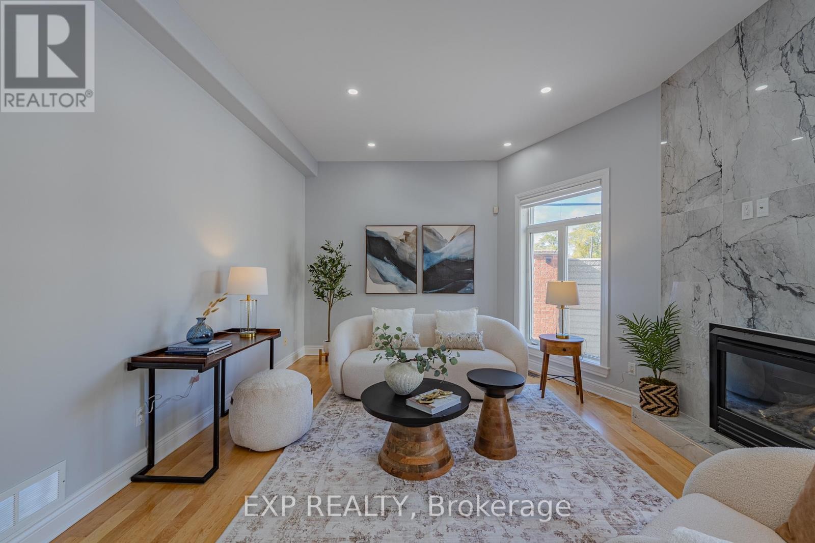 












15 WELLSMERE COURT

,
Ottawa,




Ontario
K2E8C2

