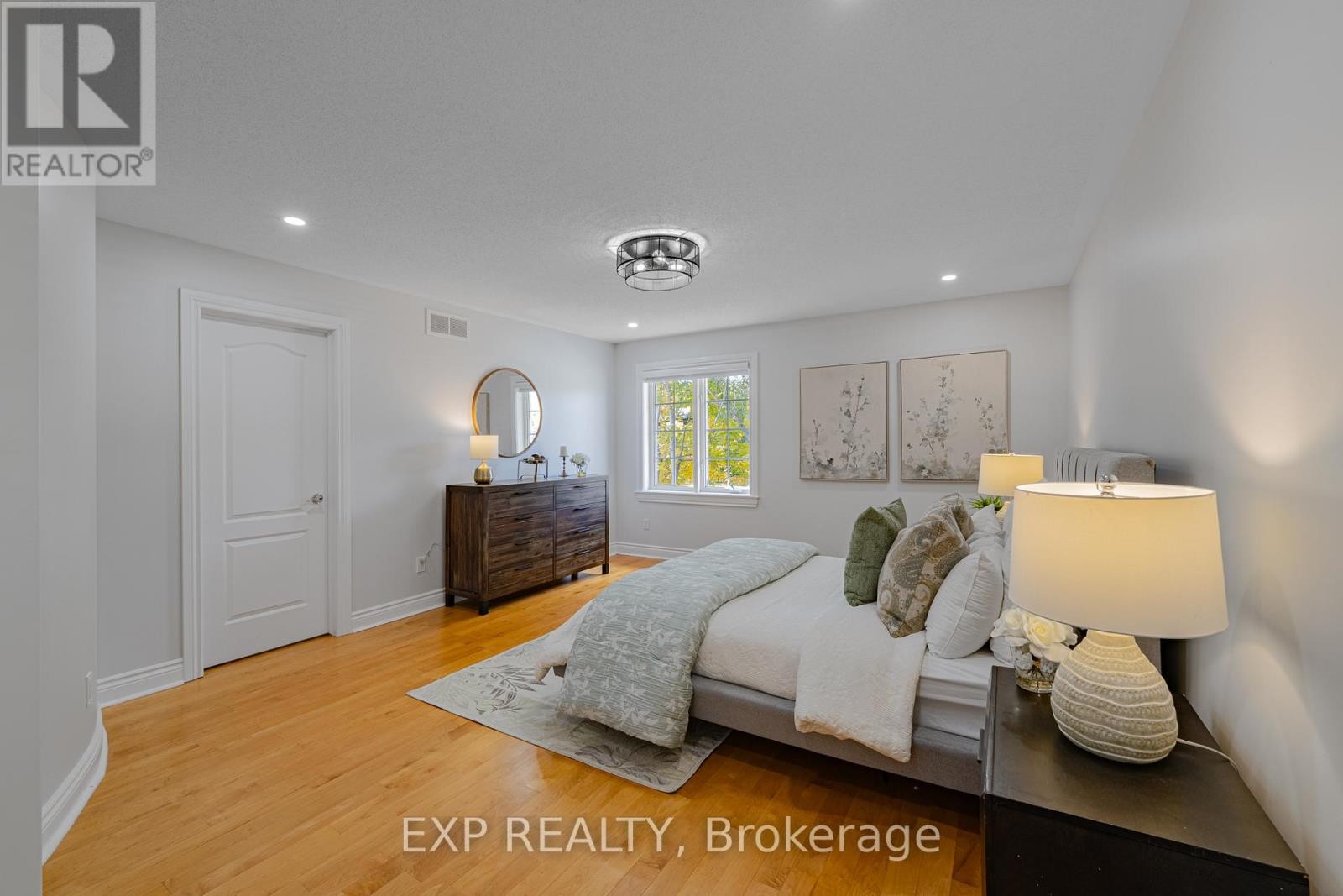 












15 WELLSMERE COURT

,
Ottawa,




Ontario
K2E8C2

