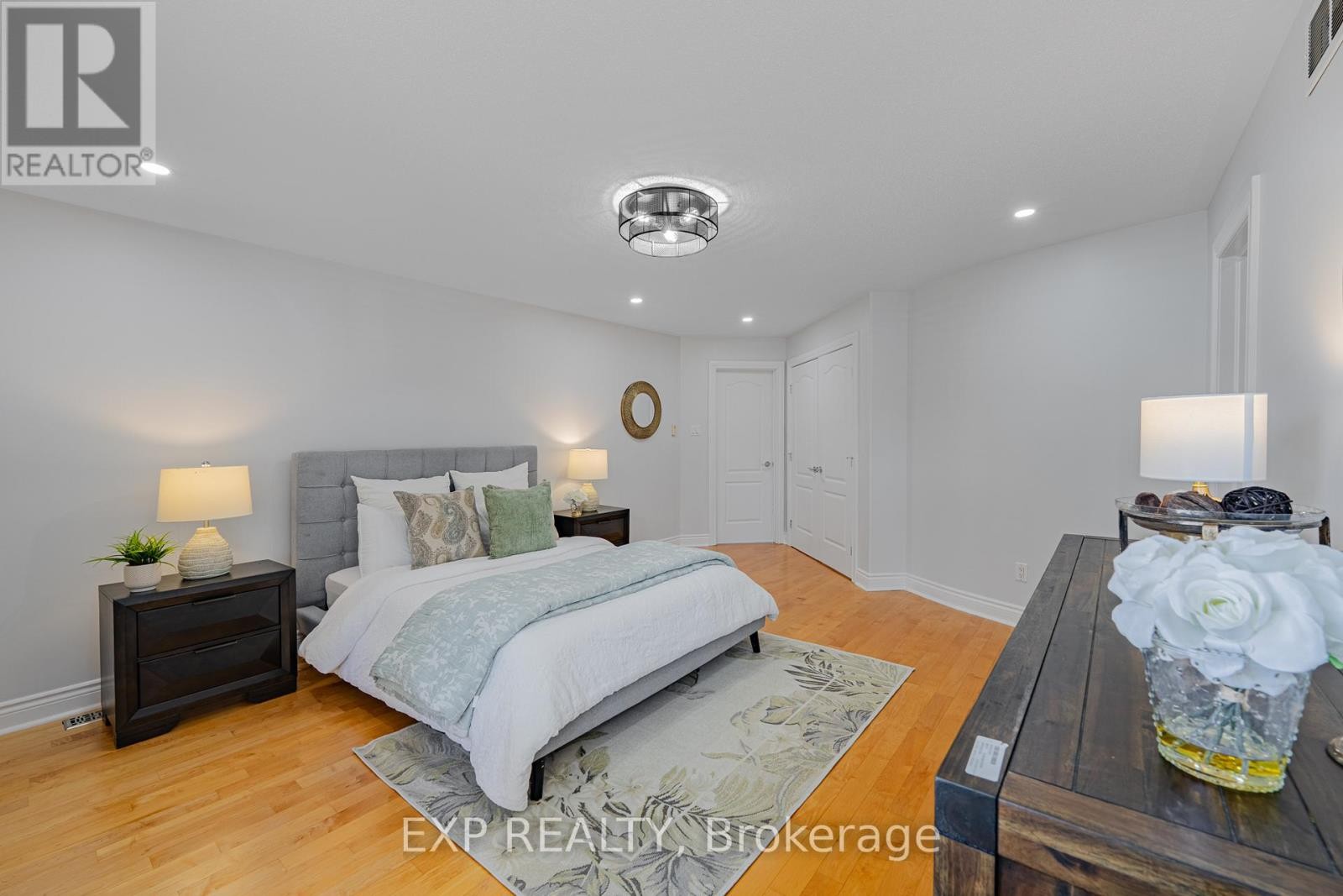 












15 WELLSMERE COURT

,
Ottawa,




Ontario
K2E8C2

