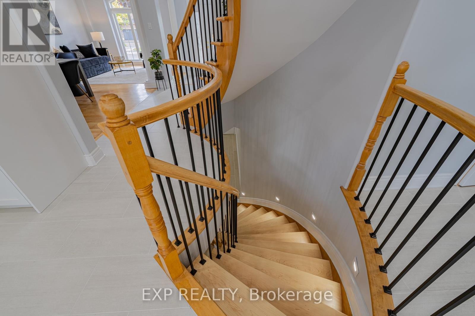 












15 WELLSMERE COURT

,
Ottawa,




Ontario
K2E8C2

